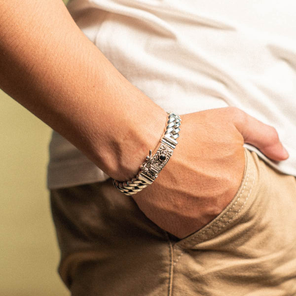 PADI KAPAS CURB Chain Small Bracelet with Black Onyx Round Stone (045 BSKS-S)